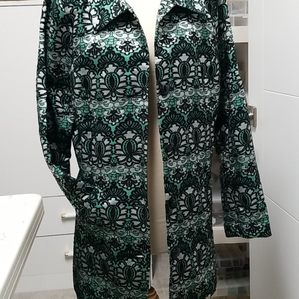 Coat - Picture 3 of 4